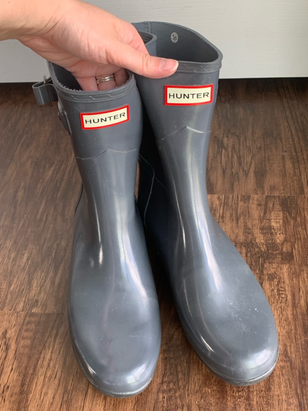 Hunter Original Short Gloss Rain Boots in Dark Slate. - Picture 3 of 7